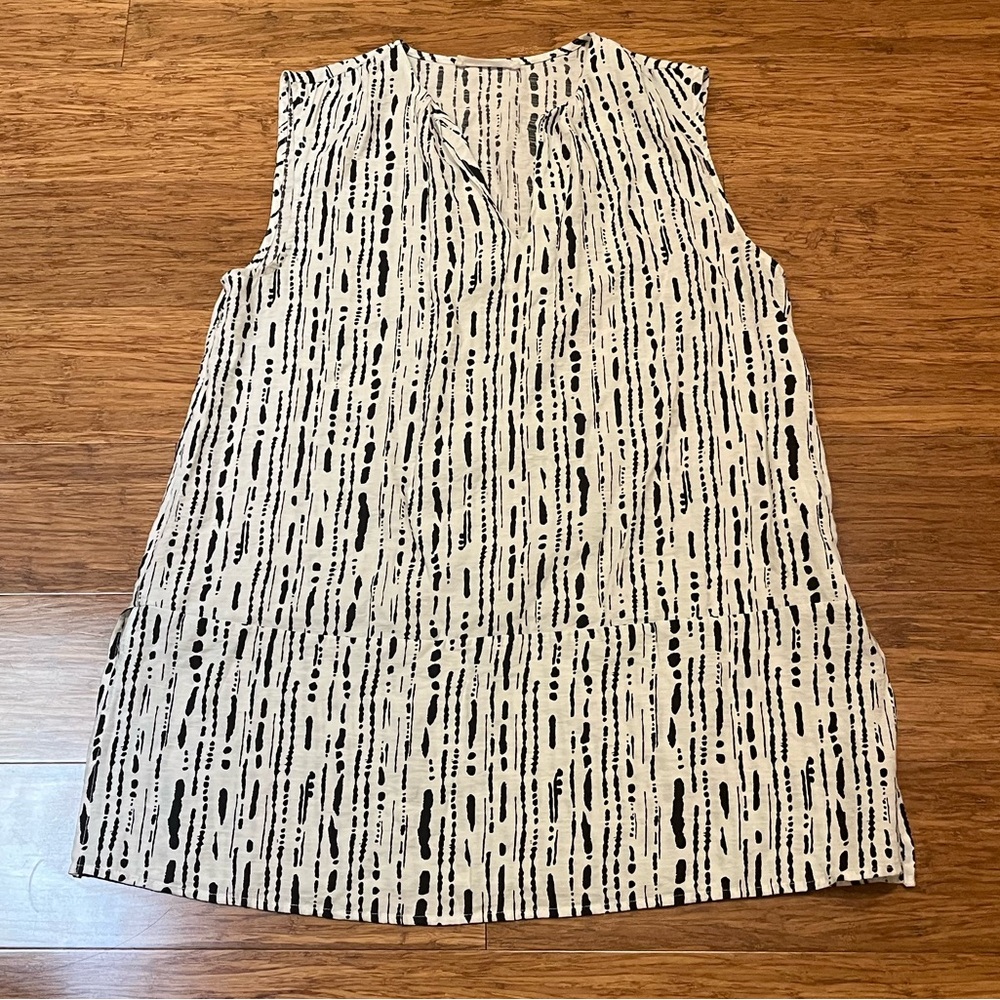 Primark Cares Abstract Black & White Sleeveless Tunic Top Size Women's 6 V-Neck